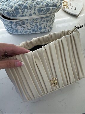VS Makeup Bag